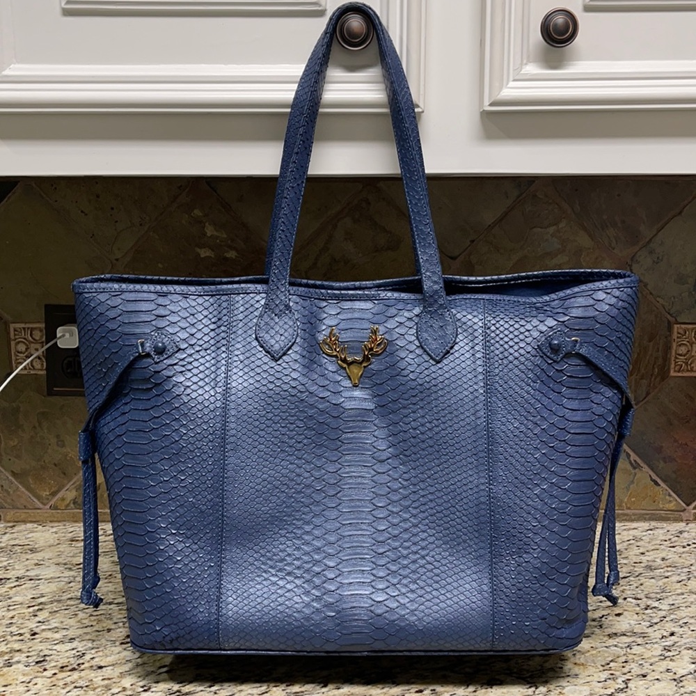 TAXIDERMY LIZ TRAVELER TOTE LARGE NAVY METALLIC